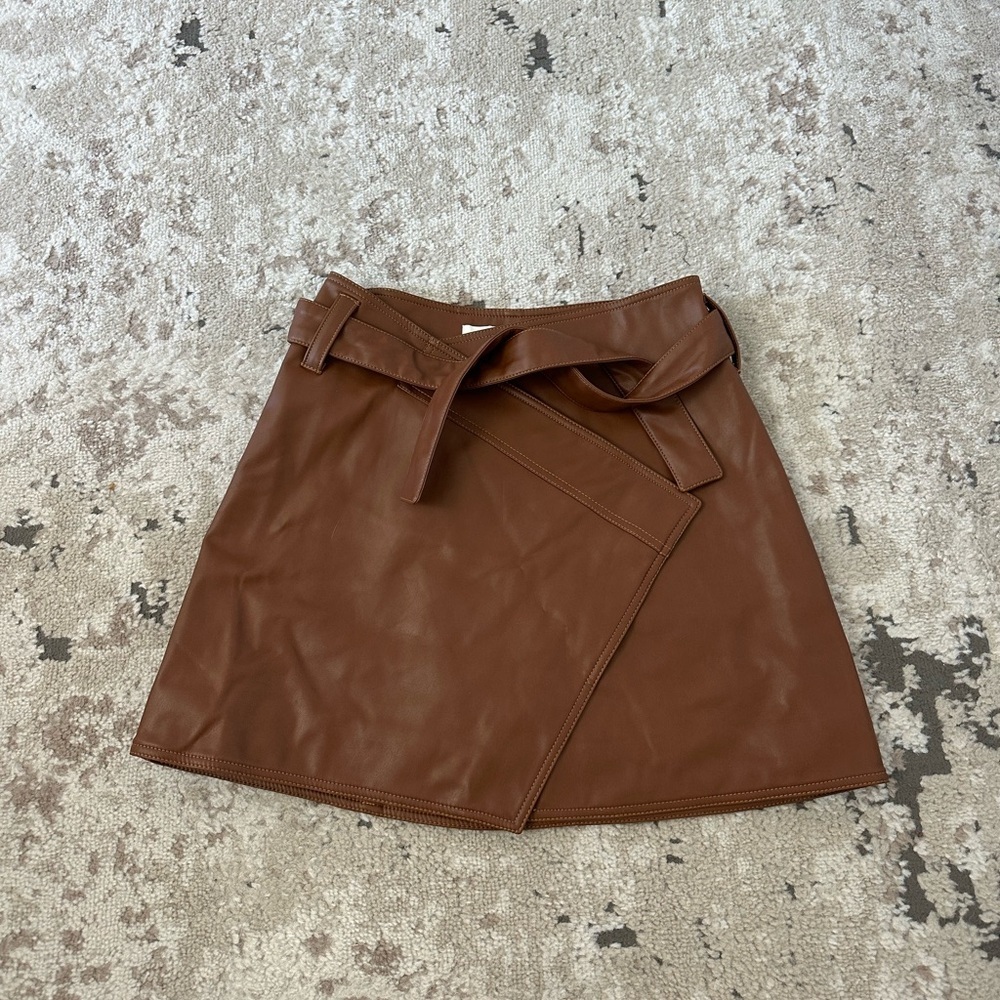 Devine Heritage Wrap Leather Mini Skirt Size Large NWT - Saddle - Picture 2 of 5